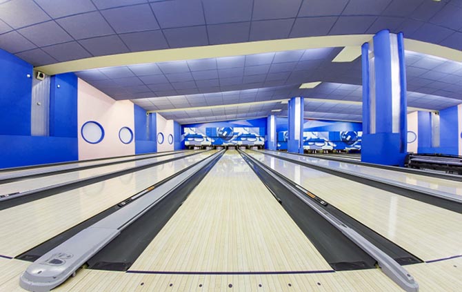 How to organize bowling center