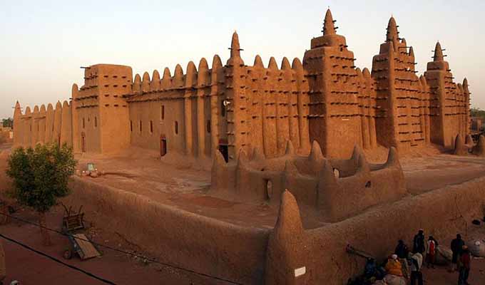 Djenna-Mosque-in-Timbuktu-ekskurzii-Mali