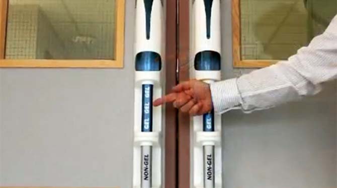 The anti-bacterial handle for a door