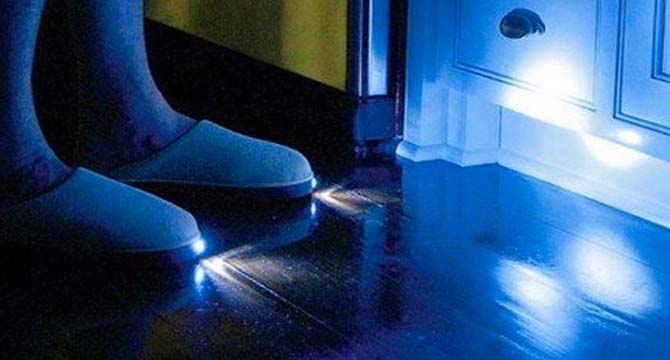 House-shoes with illumination